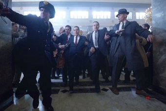 Az ír: megfiatalított maffiózók harcai, öreg gengszterek kudarcai