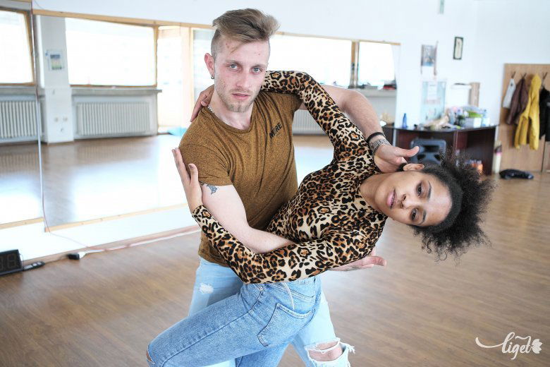 A bachata tüzes, szenvedélyes, maga a zene is ilyen és a táncmozdulatok is •  Fotó: Veres Nándor