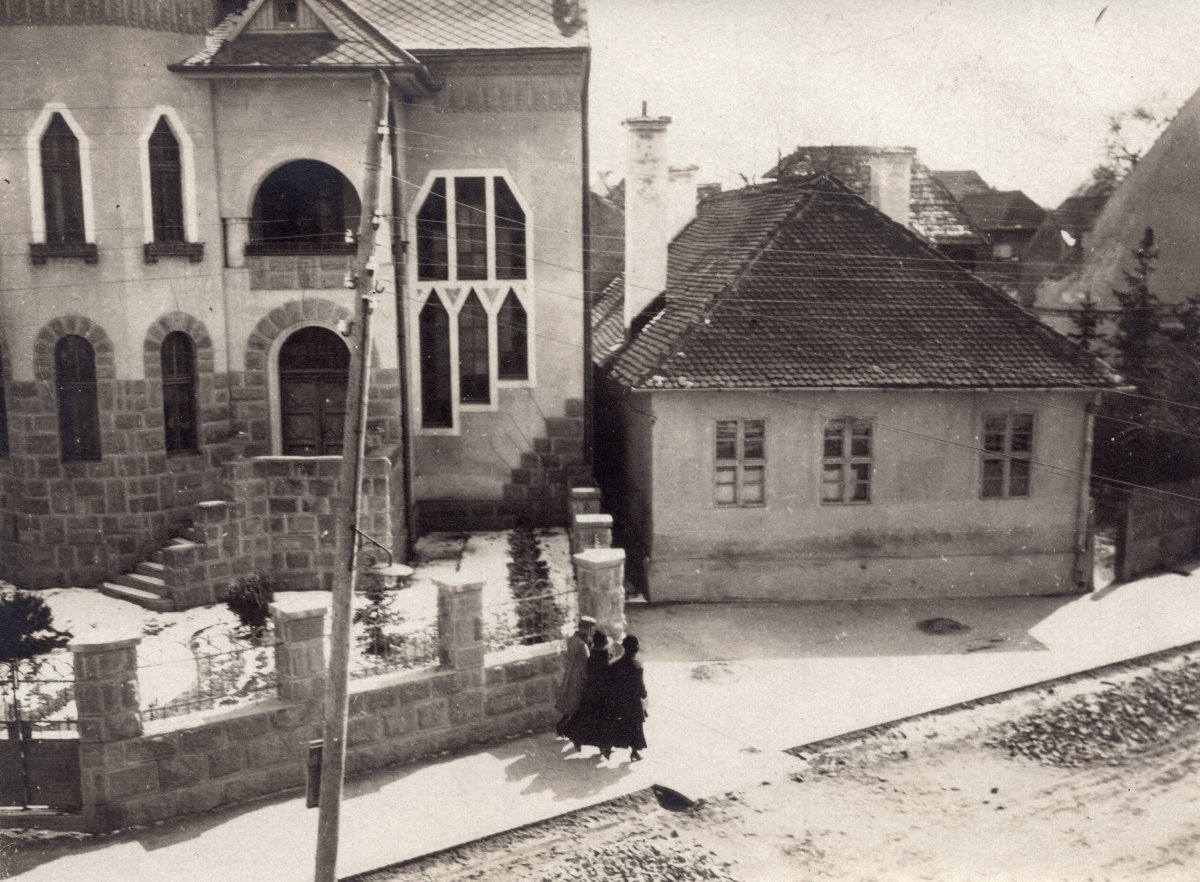 Petőfi Sándor utca 45. és 43. - 1917. Ezt láthatta Bochkor Béla az ablakából •  Fotó: Fortepan
