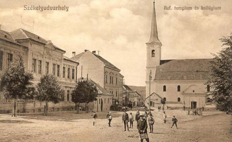 Székelyudvarhely főtere korabeli képeslapon •  Fotó: Forrás: Fehér János