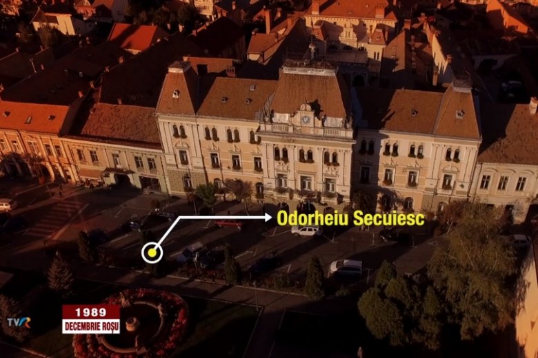 Az udvarhelyi városháza (a kép a filmből származik) 