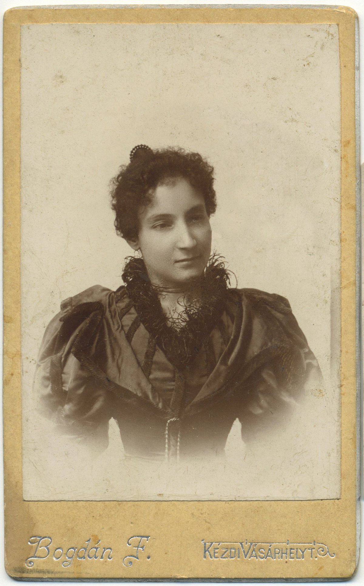 Bogdán Rozália, 1887 körül •  Fotó: Nagy Gyöngyvér személyes archívuma