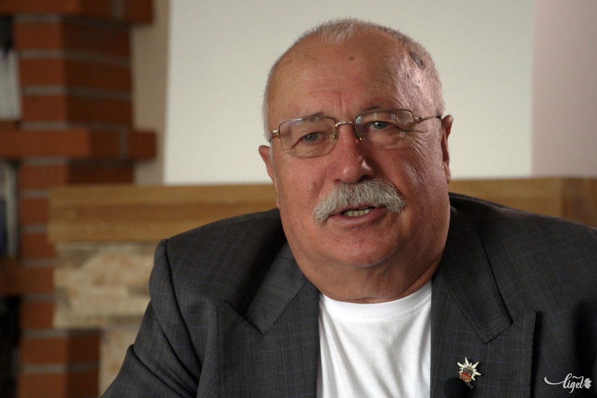 Bajna György gyergyószentmiklósi író, költő, újságíró •  Fotó: Zsigmond Attila