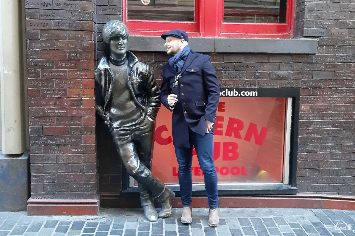 „Találkozásom” az ikonnal a Cavern Club előtt •  Fotó: Bálint Kinga-Katalin