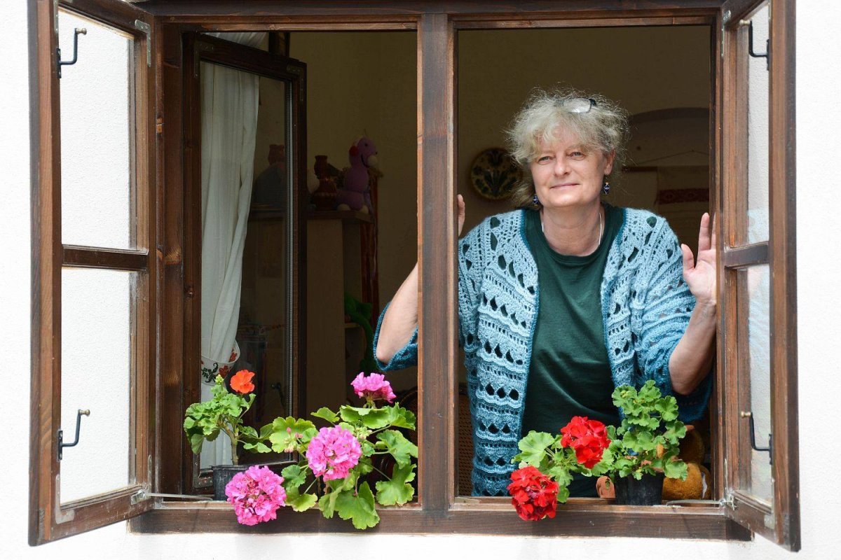 Pázmán Ida a magyar népi motívumokkal ismerteti meg a gyerekeket •  Fotó: Forrás: Pázmán Ida Facebook-oldala