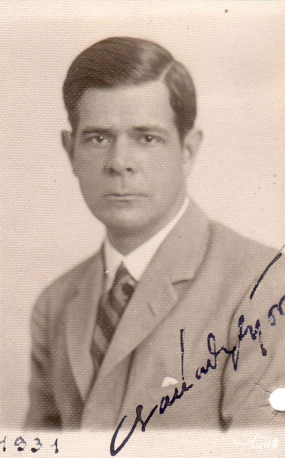 Rádiós szerkesztőként 1931-ben •  Fotó: Csanády György hagyatéka, a Haáz Rezső Múzeum tulajdona