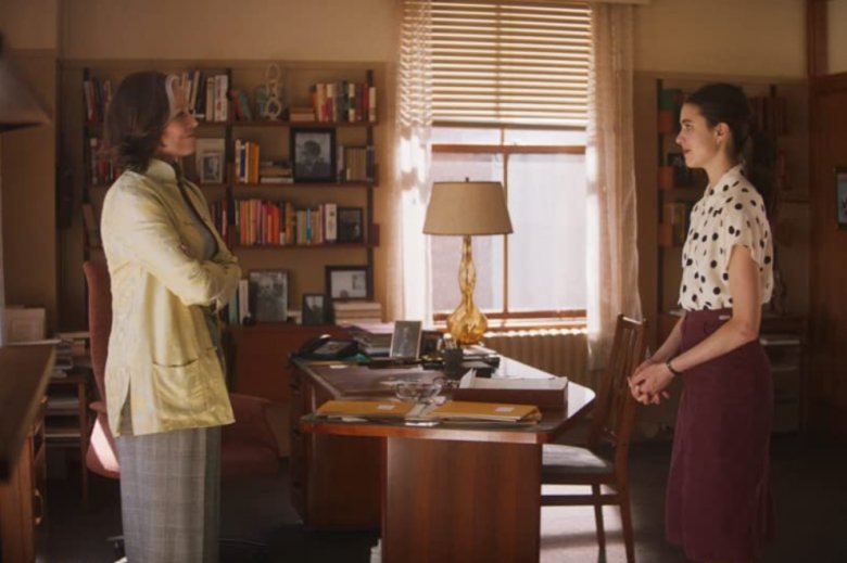 Lenyűgöző páros (Sigourney Weaver és Margaret Qualley) •  Fotó: Imdb.com