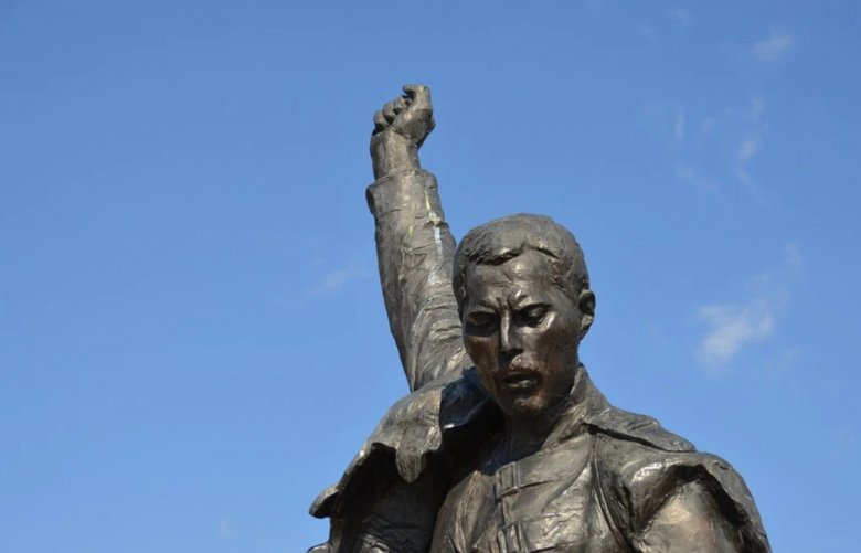1996-ban a svájci Montreux-ben, a Genfi-tó partján szobrot állítottak Freddie Mercurynak •  Fotó: pixabay.com