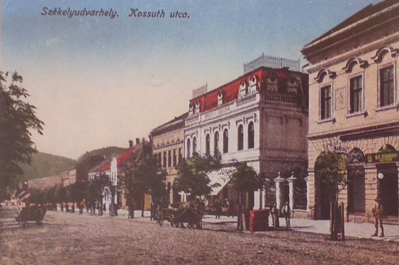 A Kossuth utca legimpozánsabb épülete egykor a Budapest Szálloda volt •  Fotó: Forrás: Haáz Rezső Múzeum