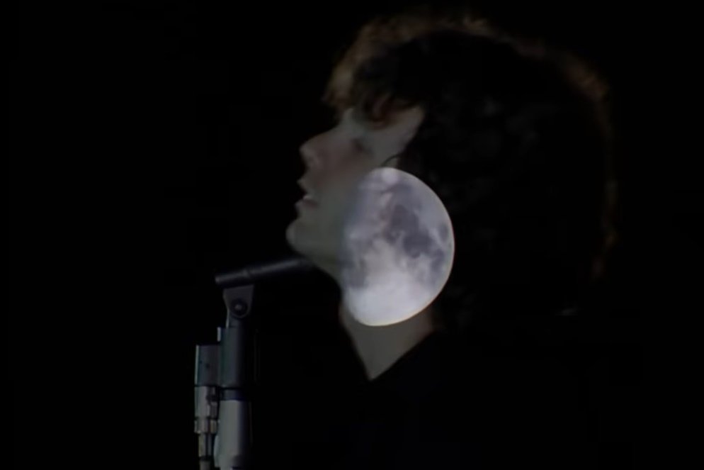 Jim Morrison és a Doors: Ússzunk fel a holdra •  Fotó: Kép forrása: The Doors – Live at Hollywood Bowl DVD (1968)