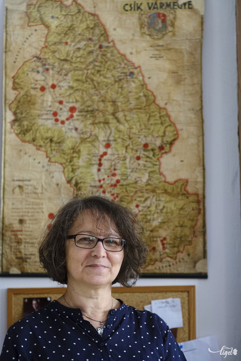 Daczó Katalin több évtizede foglalkozik jeles személyiségek életútjának kutatásával •  Fotó: Veres Nándor