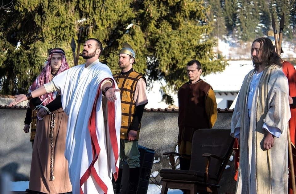 Közel százan játszottak eddig a passiójátékban •  Fotó: Forrás: Csíksomlyói Passió Csoport