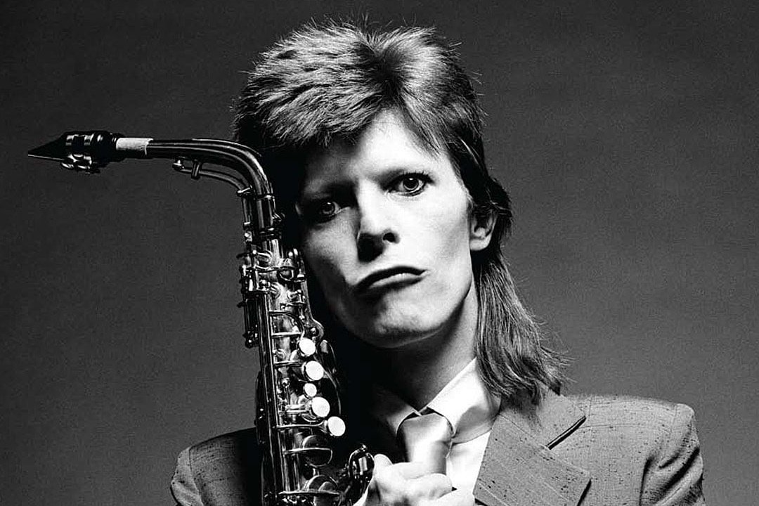 Szaxi és beszárított haj: ezt a kombót nem sokan tudták így ötvözni a hetvenes évek elején •  Fotó: David Bowie hivatalos Facebook-oldala