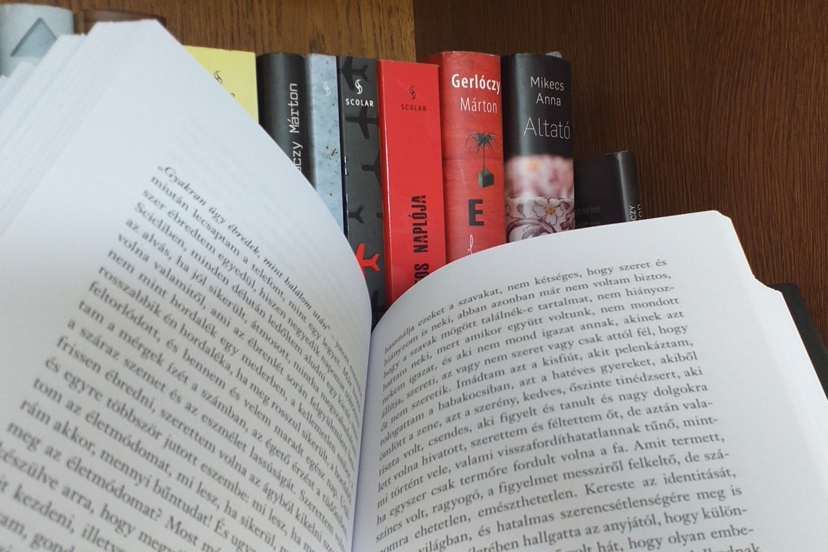 Jó a könyv szövege – akárcsak a korábbiaknak •  Fotó: Katona Zoltán