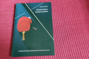 Asztal mellett és könyvvel a kezünkben: olvasmány a hétvégi szurkoláshoz