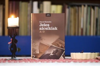 Kirajzolódó életutak: adattár jeles emberekről