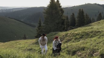 Zarándoklat rendezők és otthonok között