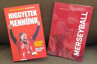 Higgyetek a Merseyball-nak! A „szakkönyv” és az „örömkönyv” nemcsak szurkolóknak