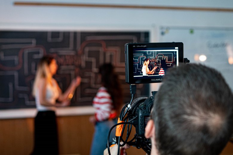 A film készítői a 2021 szeptemberében elindult Nem csak a fizikai erőszak erőszak! projekt keretében készült el •  Fotó: Forrás: Köllő Ildikó