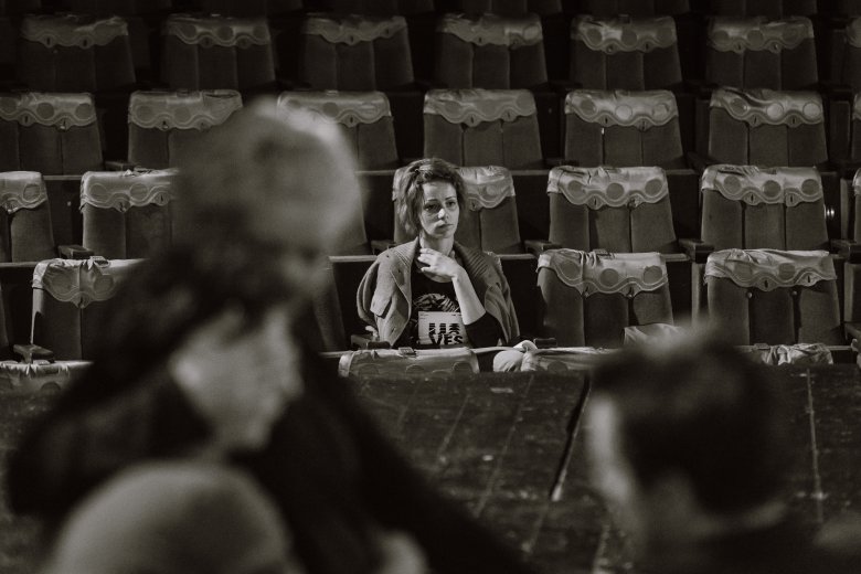 Súgó a nézőtéren: van, amikor előadás alatt is •  Fotó: Bereczky Sándor / Marosvásárhelyi Nemzeti Színház