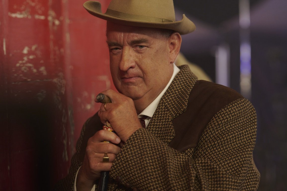 A  minden hájjal megkent Parker „ezredes” szerepében Tom Hanks •  Fotó: Elvis