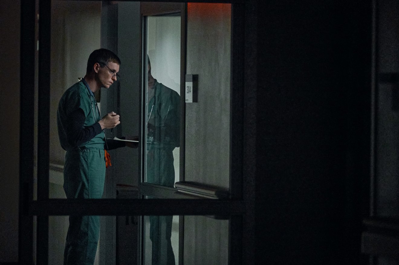 •  Fotó: The Good Nurse/Netflix