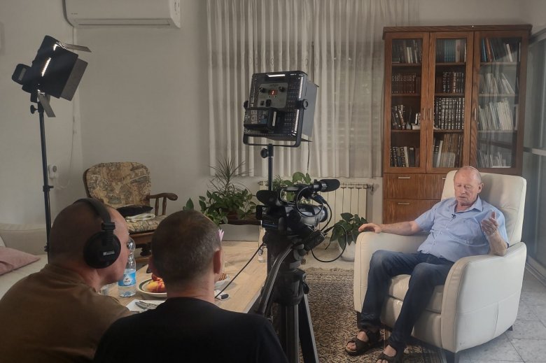Interjú az izraeli Hoshayában Jankovits Gábor vegyészmérnöknél, aki a háború után született Székelyudvarhelyen •  Fotó: Székelyföldi Stúdió