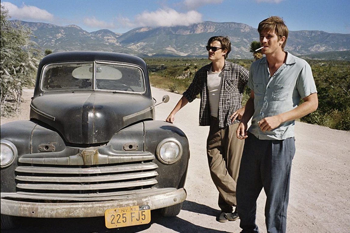 Sam Riley (napszeművegben) és Garrett Hedlund a 2012-es filmben •  Fotó: IMDB