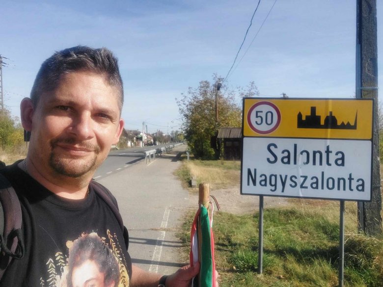 Petőfi szülőházától Arany szülőházáig zarándokolt •  Fotó: Forrás: Tóth Péter Lóránt