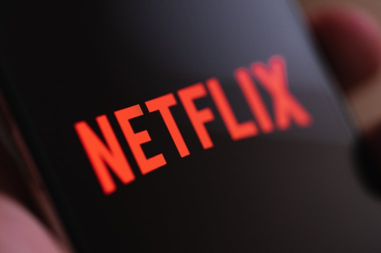Romániába is elért a Netflix-lemondási láz: az AUR-vezér megfogadta Elon Musk tanácsát