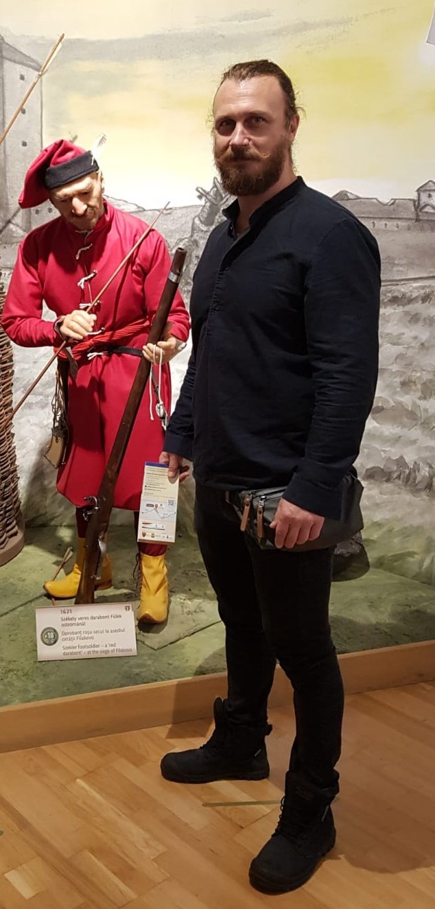 Bokor Barna a Székely Határőr Emlékközpontban. A veres darabont Bethlen uralkodása alatt katonáskodott •  Fotó: Magyarosi Sándor