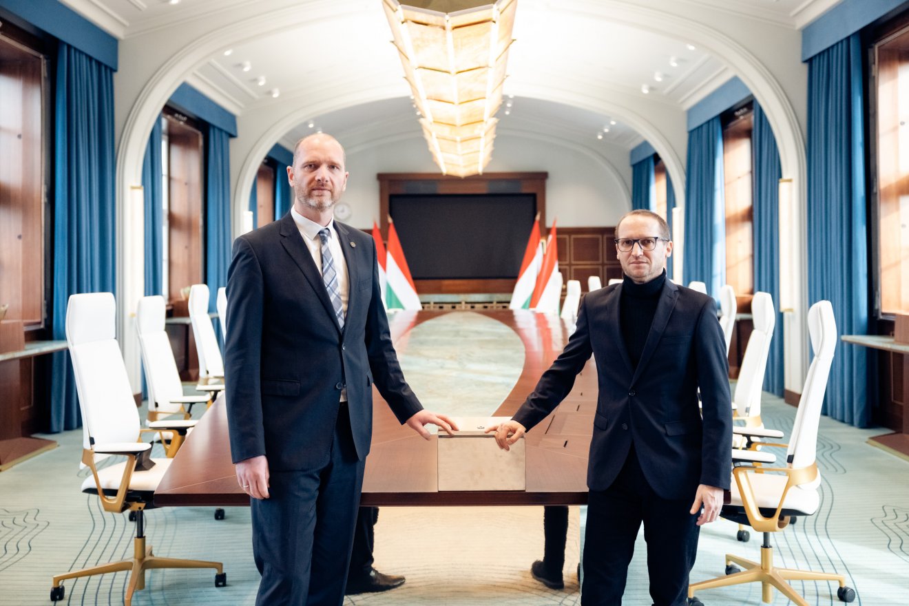 Dr. Kandrács Csaba, a Magyar Nemzeti Bank alelnöke és Demeter Szilárd, a Petőfi Irodalmi Múzeum főigazgatója •  Fotó: Hartyányi Norbert/Kultúra.hu