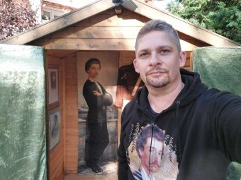 A kocsmába befordulva is Petőfiről beszélgettek