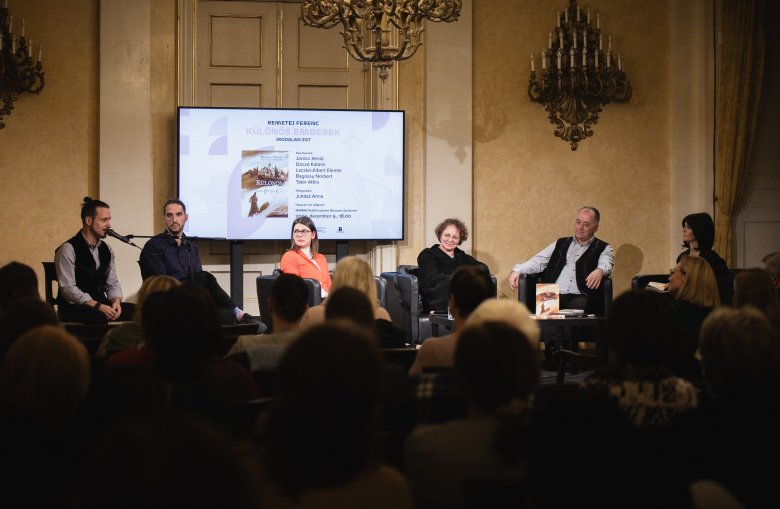 Tatár Attila, Bagossy Norbert, Jonica Xénia, Daczó Katalin, Laczkó-Albert Elemér és Juhász Anna •  Fotó: Magyari Lukács