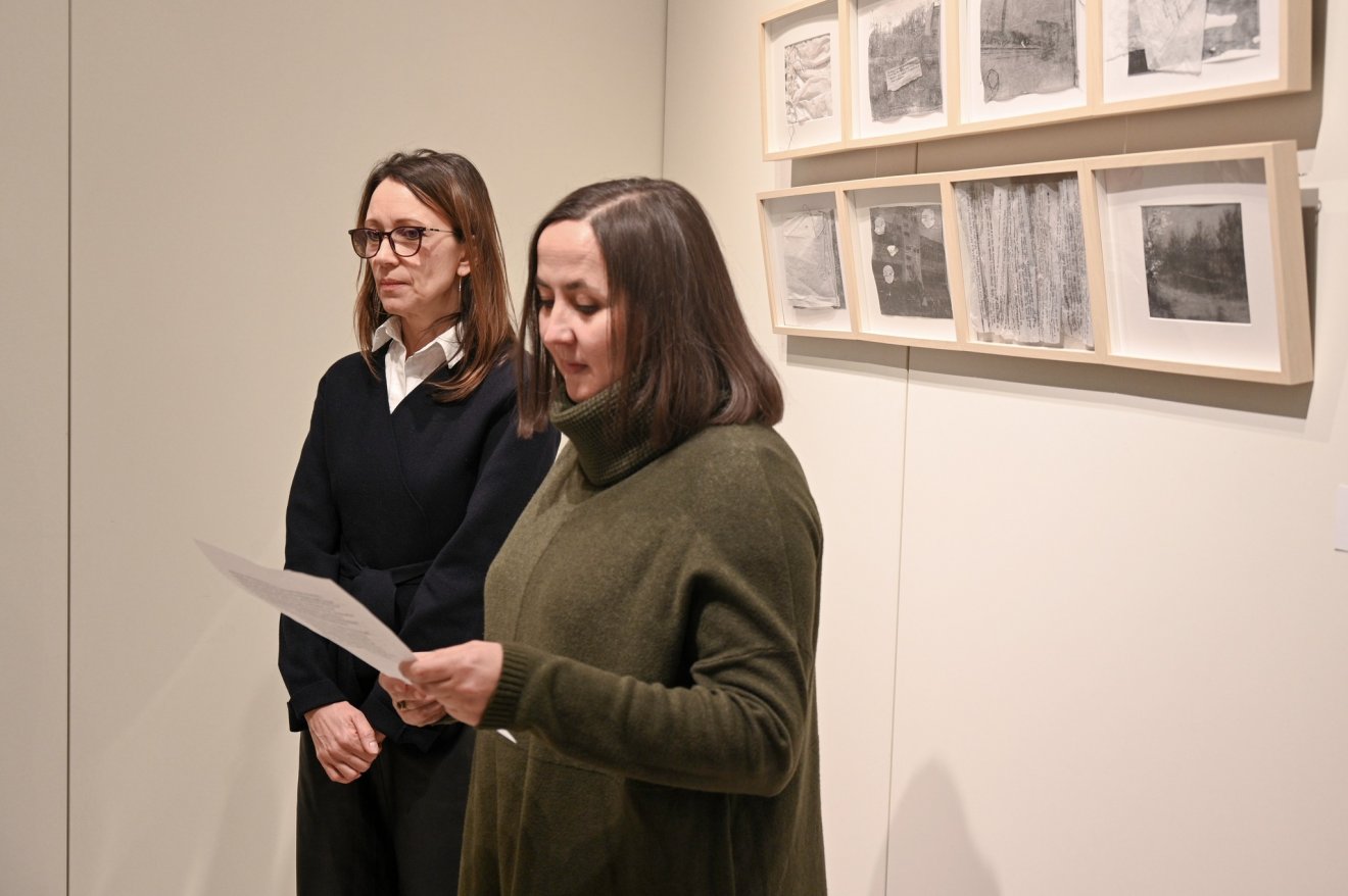 Fazakas Ildikó és Túros Eszter a megnyitón •  Fotó: Szőcs-Veres Imola/HMKK archívuma