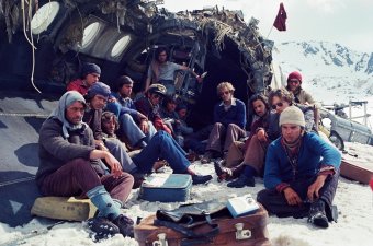A hó társadalma – túlélni a túlélhetetlent, de milyen áron?