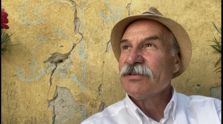 A harang nyelvén szól a szív: Berecz András fotókiállítása a nemzeti összetartozásról