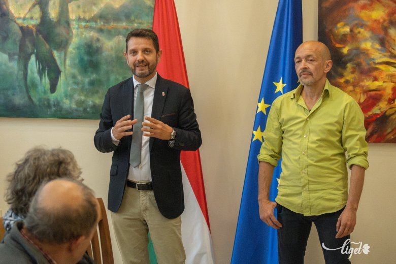 Dolhai István főkonzul és Szabó János a megnyitón •  Fotó: Borbély Fanni