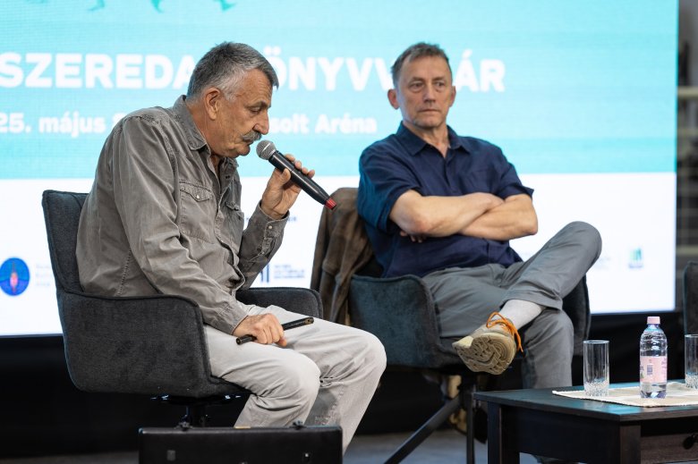 •  Fotó: Forrás: Csíkszeredai Könyvvásár