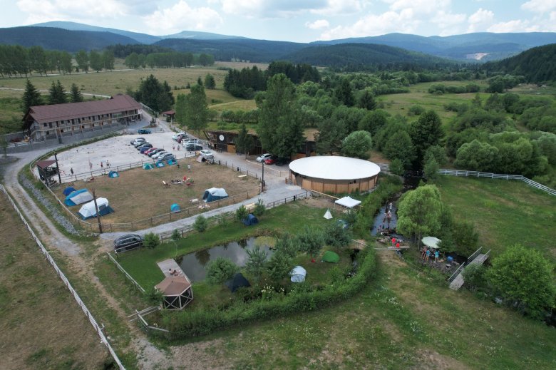 Hámor Park, Csíkmadaras, Lőrincz Árpád, kovácsműhely, fotókiállítás, Hámor Park Lovasturisztikai- és Lógyógyászati Központ