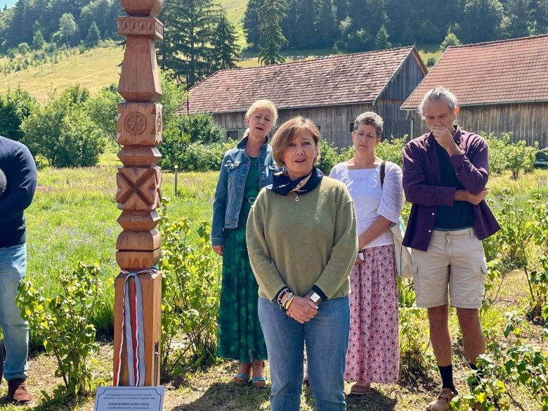 kopjafa, avatás, Csíksomlyó, Macalik Ernő, Szabó Gyuri bácsi, György, Kájoni Herbáriumkert, Székelyföldi GyógynövényNap