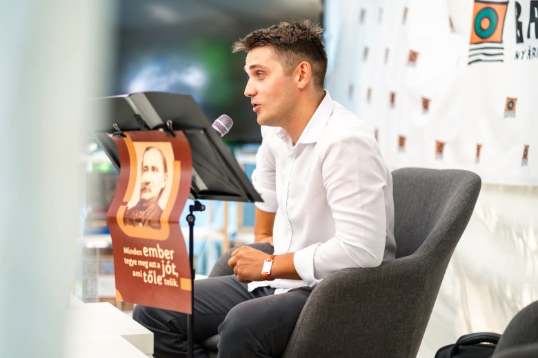Marosán Csaba, humor, irodalom, Csíkszentsimon, stand up, irodalmi stand up