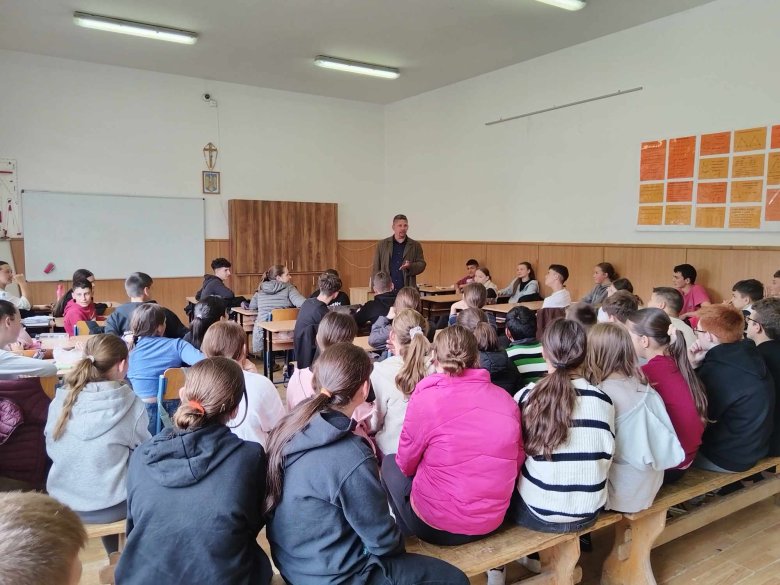 Tóth Péter Lóránt, versvándor, irodalom