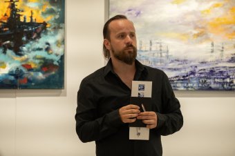 Fényhordozó sziluettek – Kecskés Róbert kiállítása