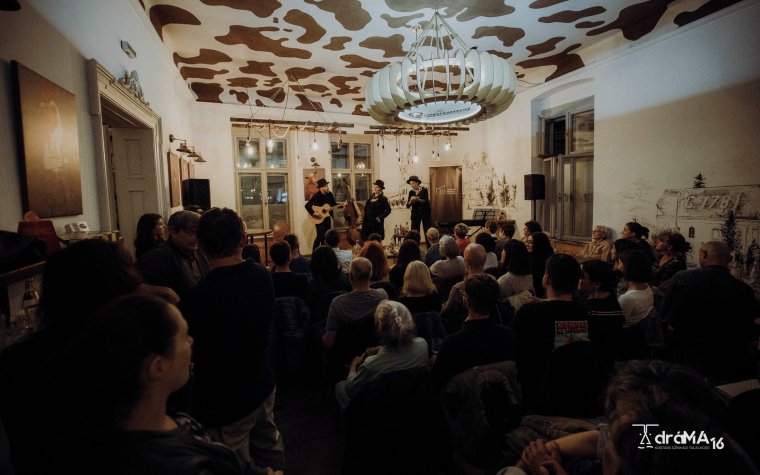 DráMA: az írott szövegtől a színpadig