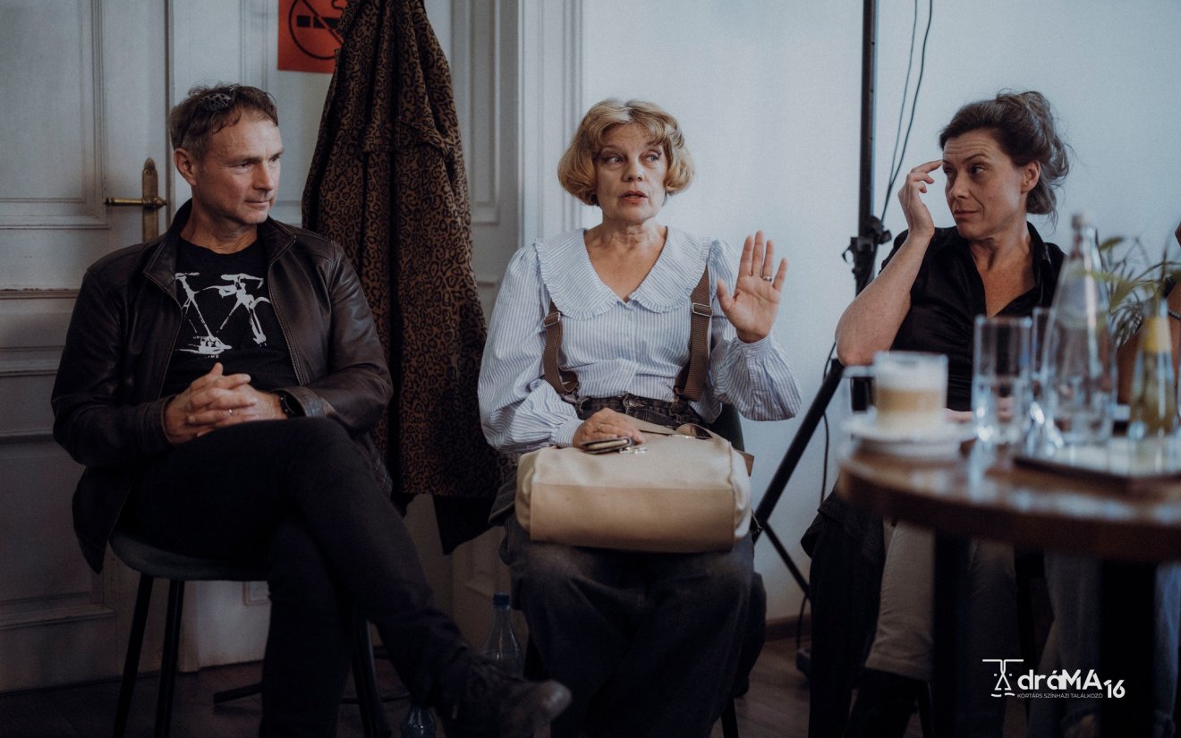 •  Fotó: Forrás: Tomcsa Sándor Színház