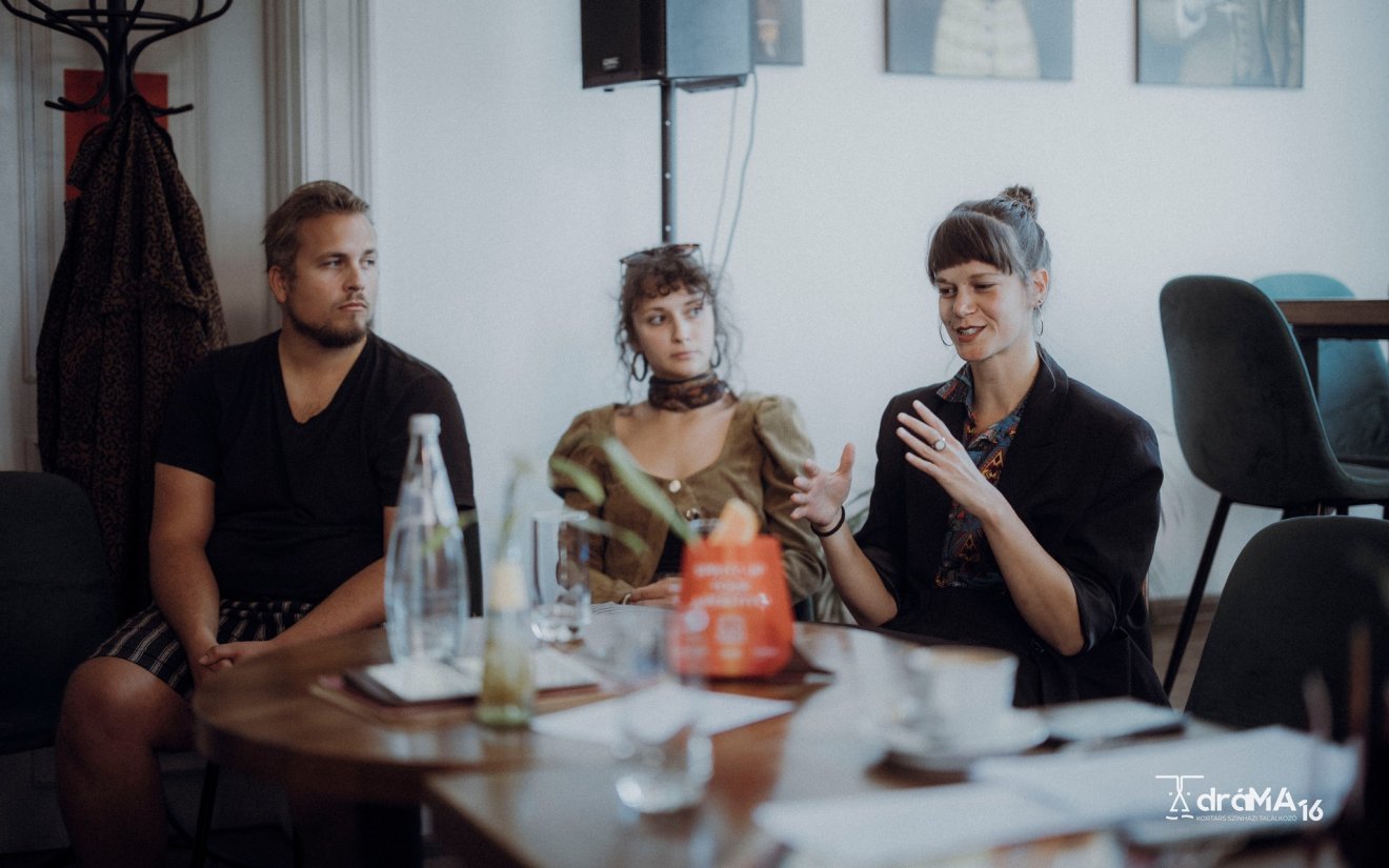 •  Fotó: Forrás: Tomcsa Sándor Színház