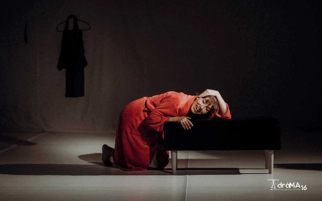 •  Fotó: Forrás: Tomcsa Sándor Színház