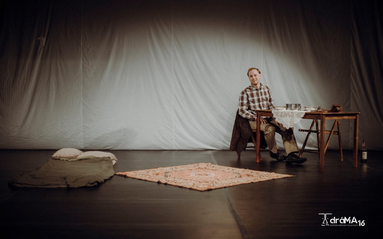 •  Fotó: Forrás: Tomcsa Sándor Színház