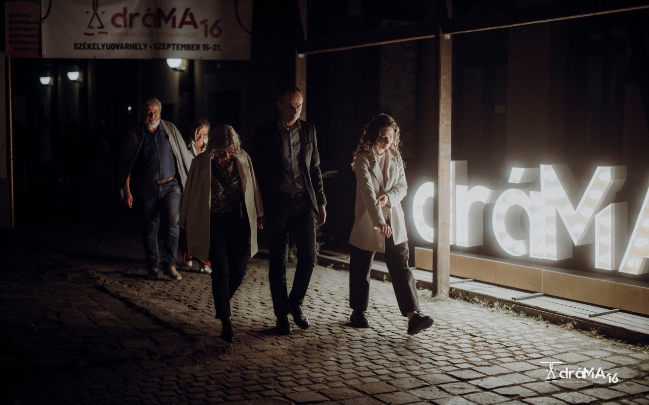 kiállítások, könyvbemutatók, koncertek, színházi előadások, események, Liget